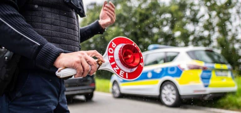 Mutmaßlicher Dieb mit Kosmetika für 15.000 Euro ertappt