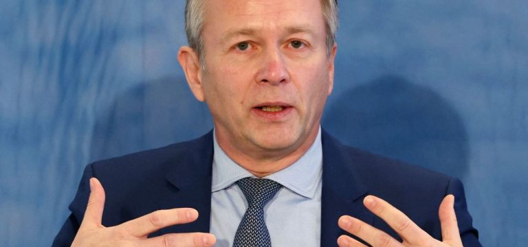 Geue sagt Baubranche Aufträge von Land und Kommunen zu