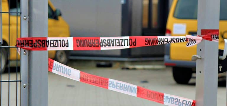 Wismar: Gutachter sucht Ursache für Post-E-Auto-Brand