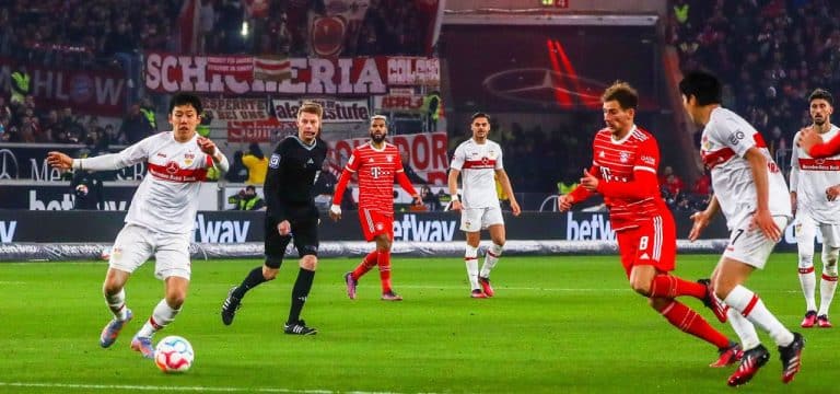 Auswärtssieg in Stuttgart: Der FC Bayern rumpelt sich zurück auf Platz eins