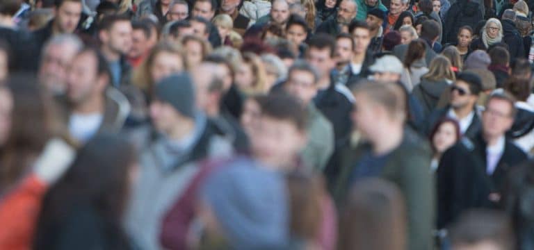 Geburtenrückgang: Zuwanderung führt zu Bevölkerungsplus