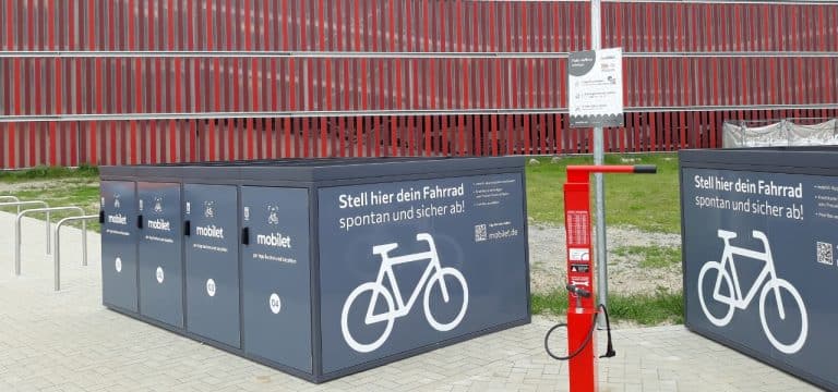 Wismar: Fahrradboxen am Parkhaus Altstadt-Hafen in Betrieb