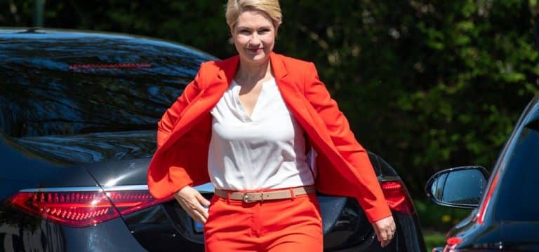 Schwedenfest und Unternehmen: Schwesig auf Sommertour