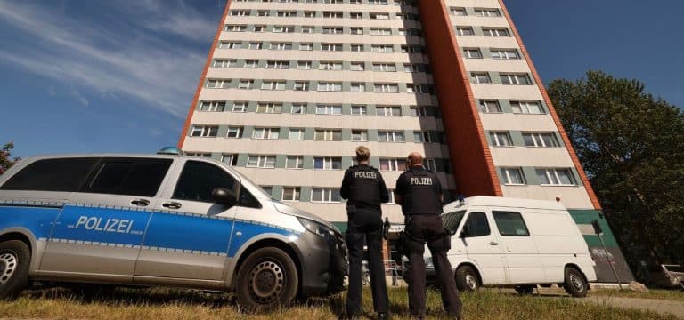Rostock: Polizei stoppt Mann mit Messer durch Schüsse