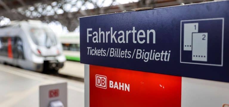 Verbilligtes Senioren-Ticket: Bessere Angebote gefordert