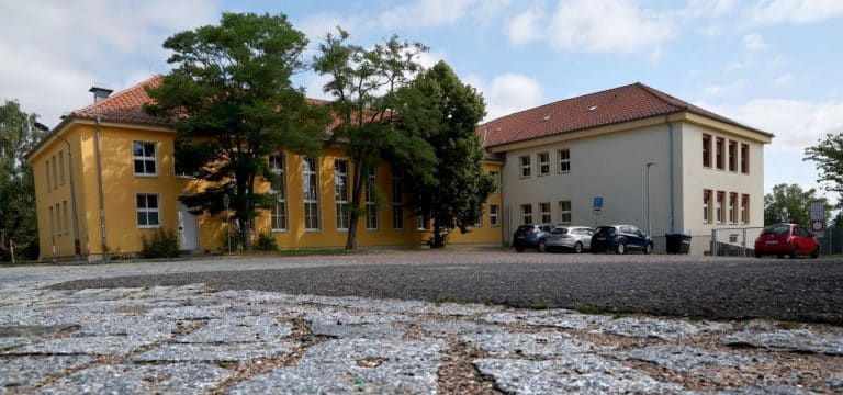 Drogenprävention: Schule und Eltern in Pflicht