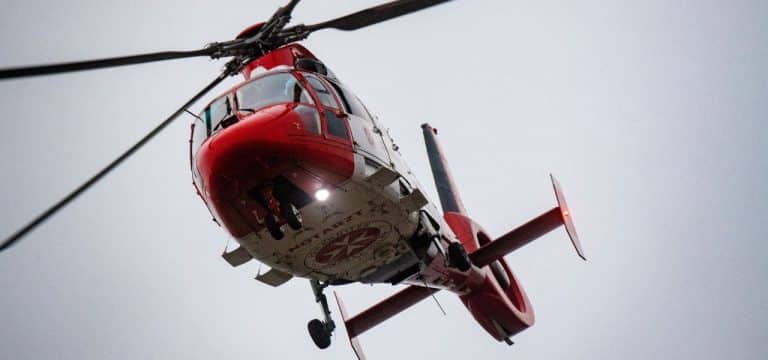 Linienbus und Auto stoßen in Stralsund zusammen: Sechs Verletzte