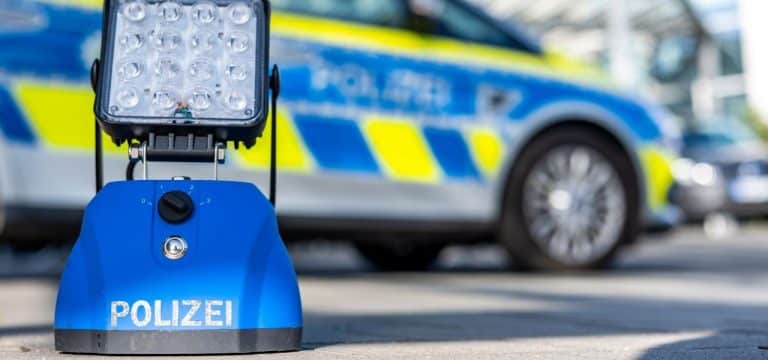 Polizeieinsatz in Ludwigslust: Schläge mit Beil gegen Schulhof-Zaun