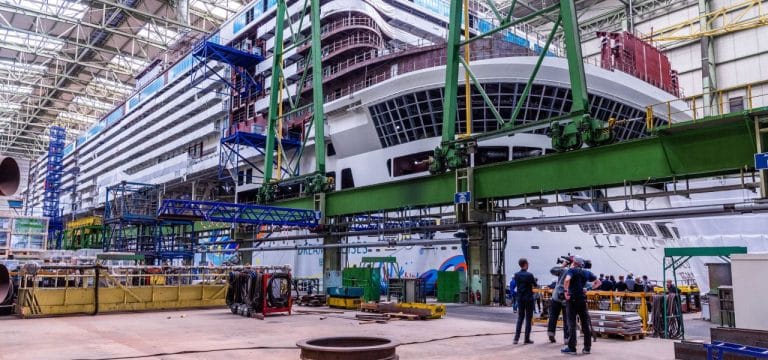 Wismar: Weiterbau des Kreuzfahrtschiffes in Aussicht