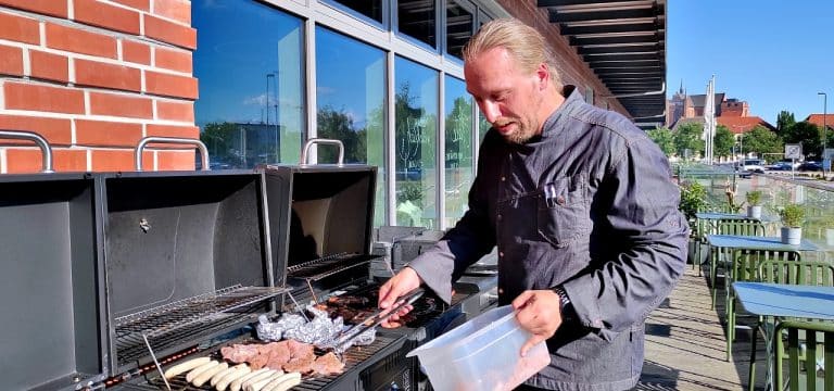 Der Sommer kann kommen: Ab Dienstag „Summer BBQ“ im Park Inn Wismar