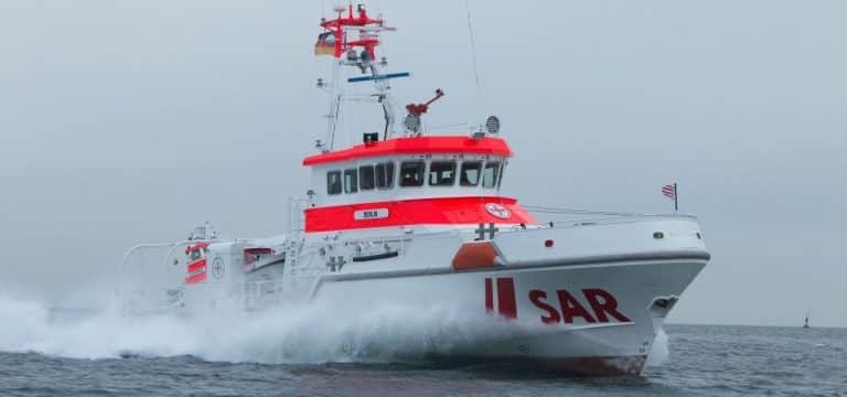 Katamaran nach Ruderbruch vor Kühlungsborn gekentert