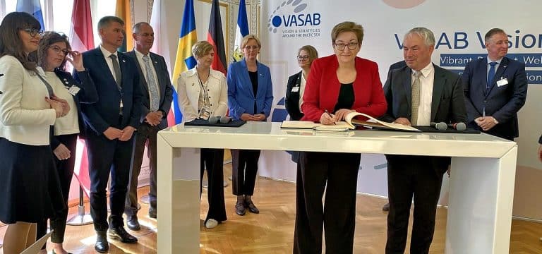 Wismar: Weitere Eintragungen in das Goldene Buch der Hansestadt Wismar