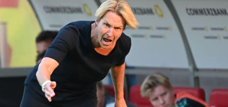 Lange Mängelliste beim DFB-Team: Bundestrainerin ist nach WM-Test schwer angefressen