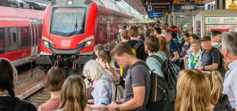 Kurzfristige Abhilfe unmöglich: Fahrgastverband fürchtet übervolle Züge