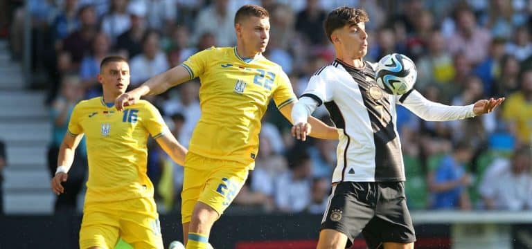 DFB-Elf müht sich gegen Ukraine spät zum Unentschieden