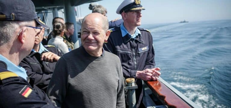Scholz nicht beunruhigt über Großmanöver in der Ostsee