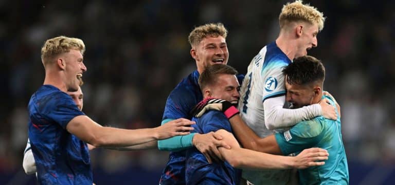 Nachspielzeit-Dramen im Finale: Englands U21 gewinnt EM nach Vierfach-Rot