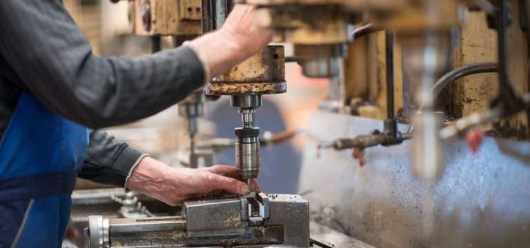 Zu viel Bürokratie und Steuern: Jeder vierte Mittelständler erwägt Geschäftsaufgabe