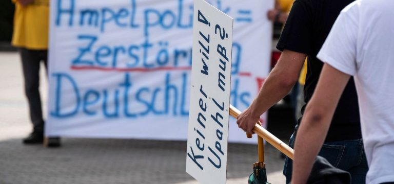 Demonstration gegen Flüchtlingsunterkunft: Rund 100 Teilnehmer