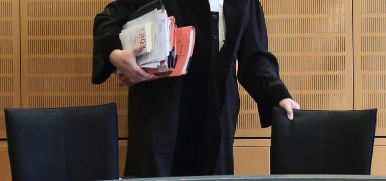 Rostock: Haftstrafe für Ex-Polizisten wegen Kinderpornographie
