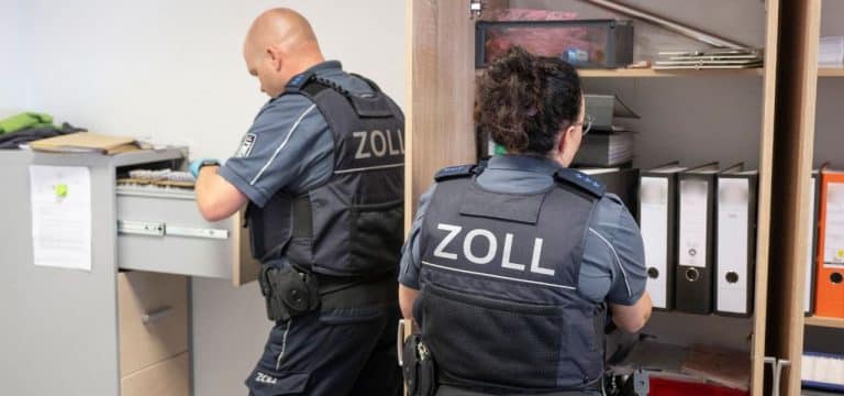 Zoll-Kontrollen bei Kurierdiensten und Paketzustellern