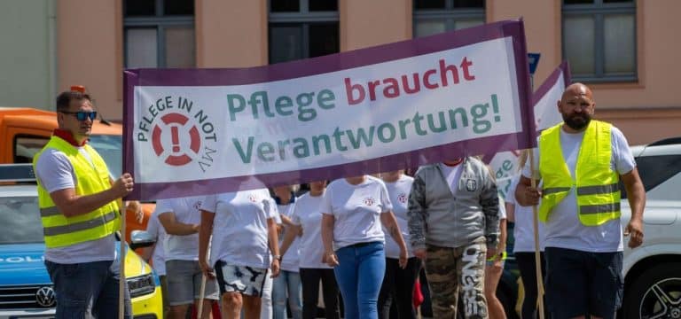 Bündnis „Pflege in Not“ geht wieder auf die Straße