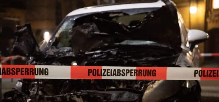 Brennende Autos in Rostock: Verdacht der Brandstiftung