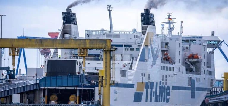 Reedereien sehen kaum Gefahr durch E-Autos auf ihren Fähren