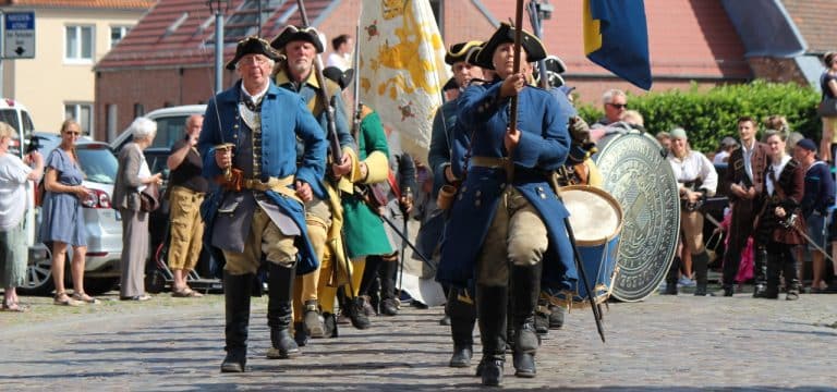 Wismar: Rund 110.000 Gäste feiern gemeinsam das Schwedenfest 2023