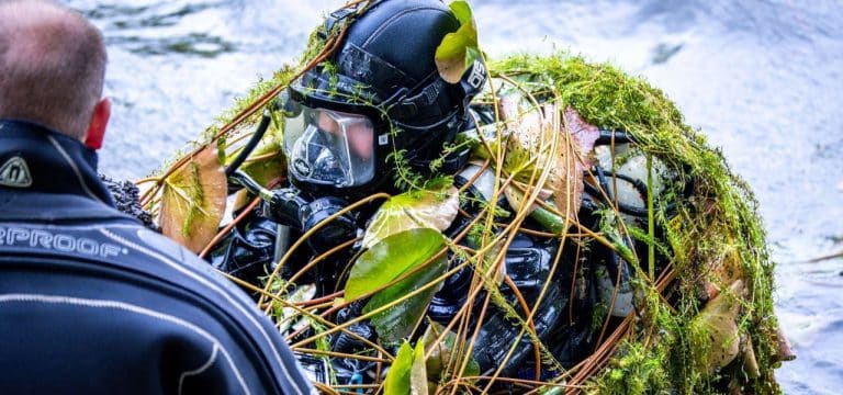 Polizeitaucher befreien Lankower See von Müll