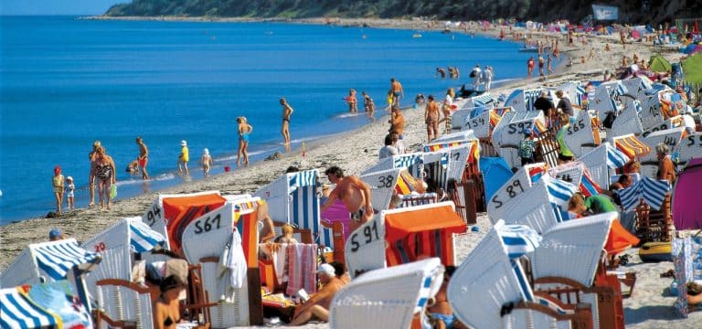 Sonne satt am Strand: MV genießt spätes Sommer-Wochenende
