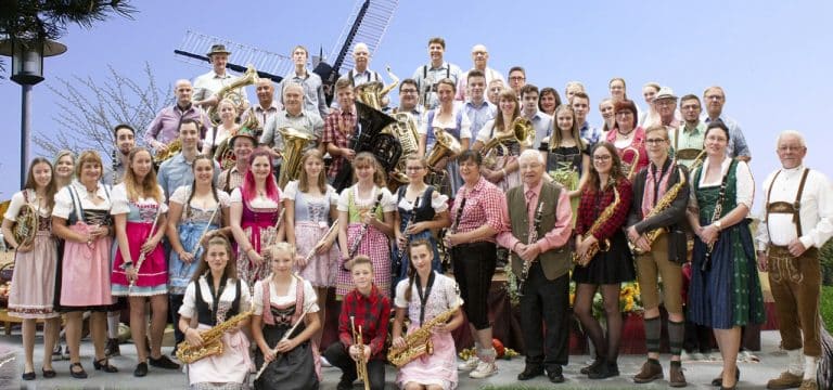 Dorf Mecklenburg: Mit Blasmusik in den Herbst