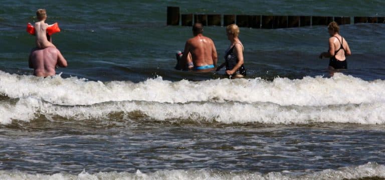 Nach Baden im Meer erkrankt: Ostsee-Urlauber stirbt an Vibrionen-Infektion