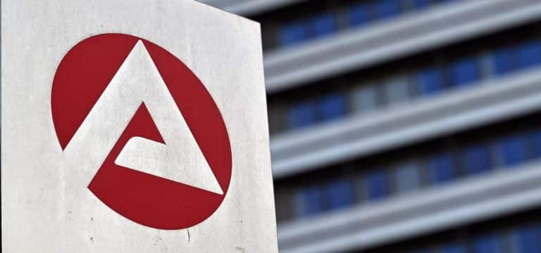 Verhaltene Aussichten am Arbeitsmarkt: Daten erwartet