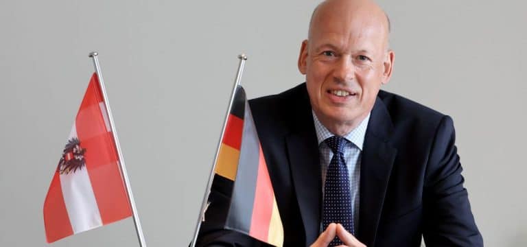 Hans-Ulrich Bloß neuer österreichischer Honorarkonsul in MV