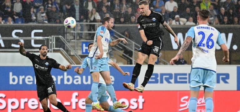 HSV plötzlich Tabellenführer: Chaos-Klub Schalke 04 stürzt in Paderborn immer tiefer