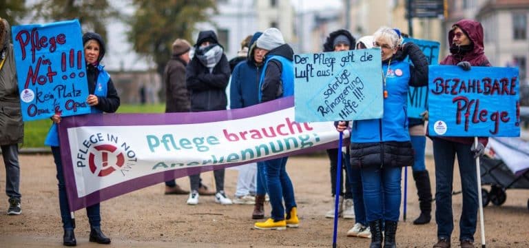 „Pakt für Pflege“ soll für Besserungen in der Pflege sorgen