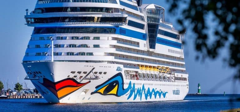 Hafen Warnemünde: Mehr Passagiere, weniger Anläufe