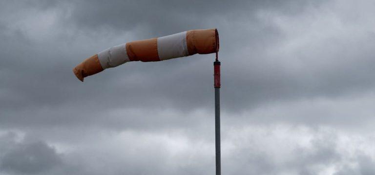 Wind und Schauer im Nordosten: Stürmische Böen an der Küste