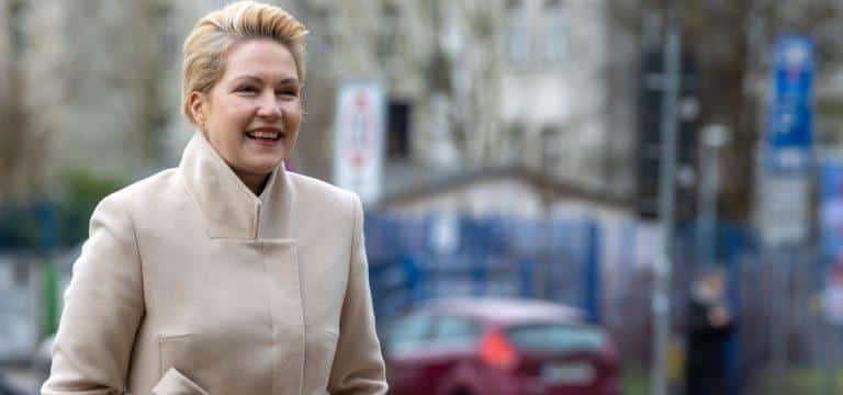 Schwesig will Pauschalzuweisungen vom Bund für Flüchtlinge