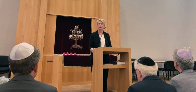 Schwesig bekräftigt Unterstützung für jüdische Gemeinden