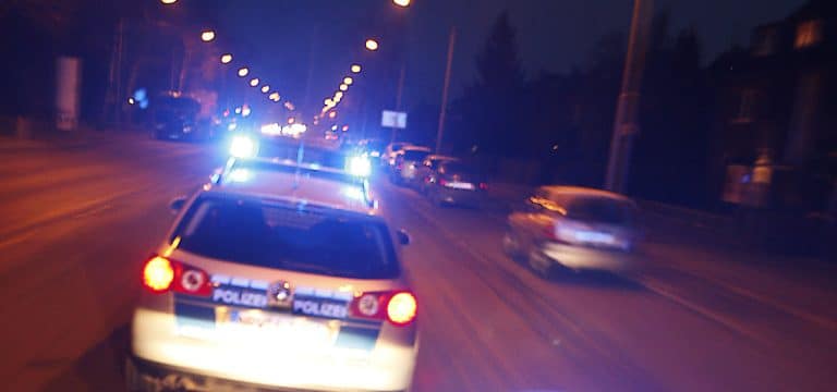 Rostock: Jugendliche Täter nach Messerangriff auf Mann auf der Flucht