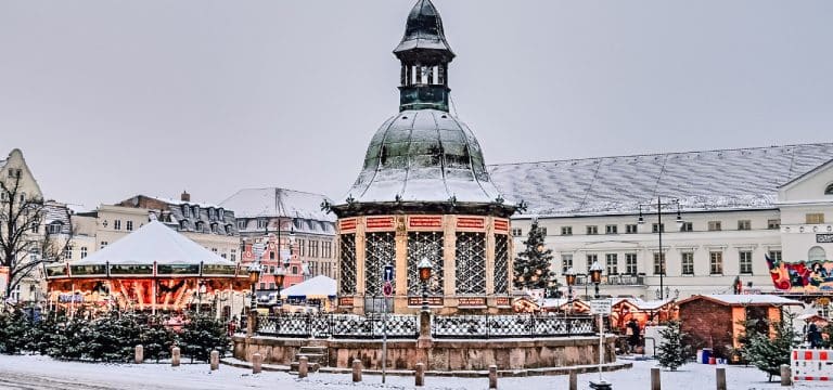 „Wismarer Weihnachtsmarkt“ und „Sternenwald“ läuten die Weihnachtszeit ein