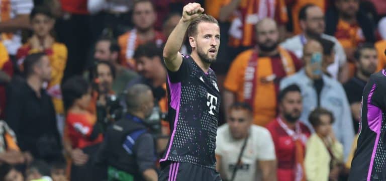 Bayern wacht in Istanbuler „Hölle“ gerade noch rechtzeitig auf