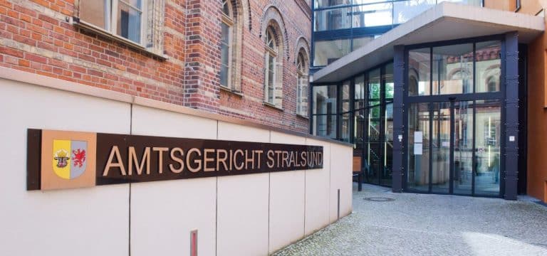 Stralsund: Klimaaktivisten vor sich hergeschoben – Verhandlung