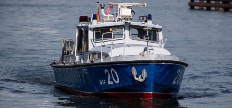 Öl aus gesunkenen Kuttern verschmutzt Unterwarnow