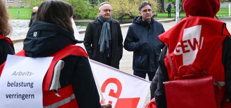 Warnstreik Schulen und Berufsschulen: 8000 Lehrer aufgerufen