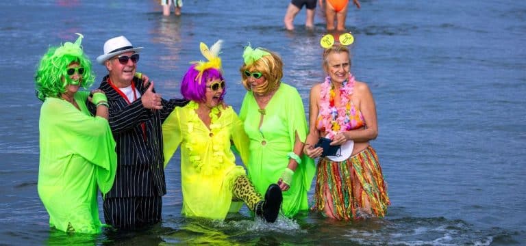 „MV Helau!“: Die Narren sind los – Mit Kostüm in die Fluten