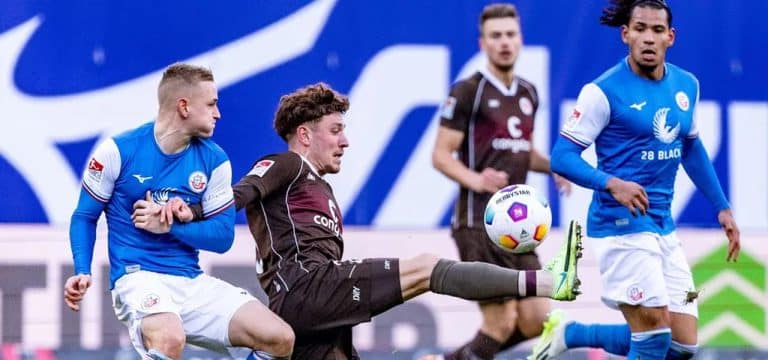 FC St. Pauli beweist in Rostock Nehmerqualitäten