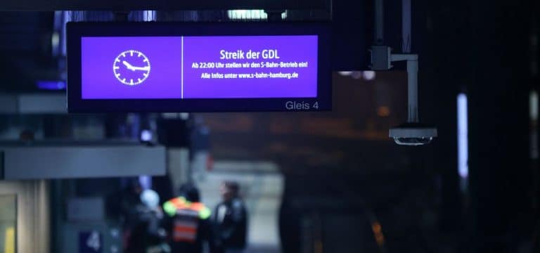 Vierter Warnstreik der GDL läuft: Deutsche Bahn bittet „Verschieben Sie Ihre Reise“